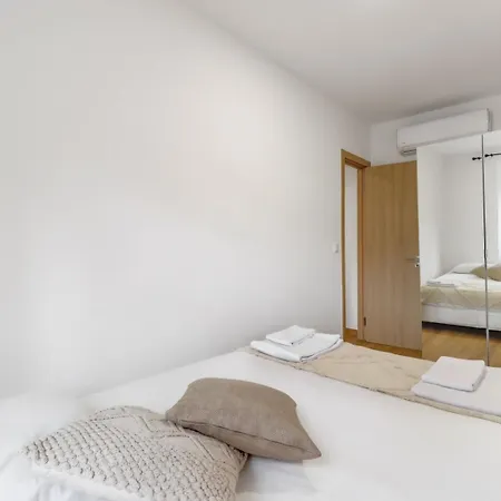 2br Renovated Heart Of Santos W/ Ac | By Airnest *