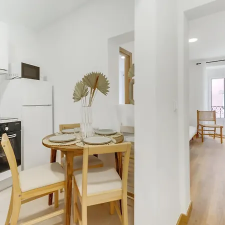 2br Renovated Heart Of Santos W/ Ac | By Airnest דירה *