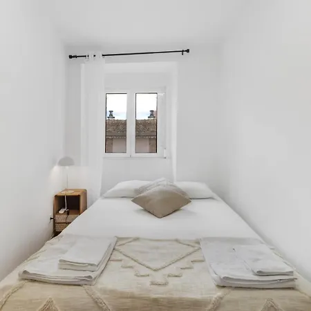 2br Renovated Heart Of Santos W/ Ac | By Airnest * Lisbon