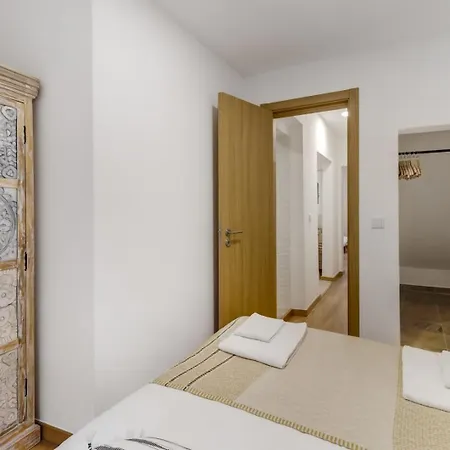 2br Renovated Heart Of Santos W/ Ac | By Airnest * Lisbon